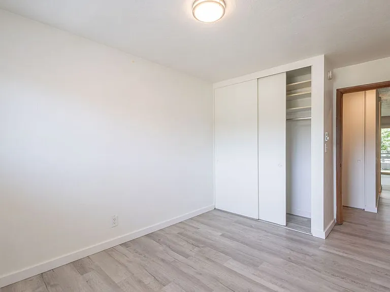 Edgemont Apartments — Photo 41