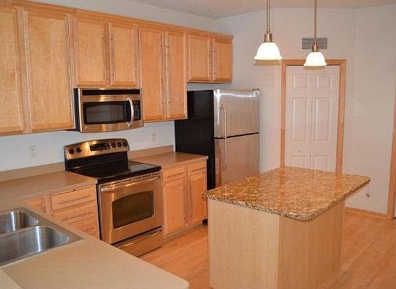 4th image of 12290 Urbank Street NE