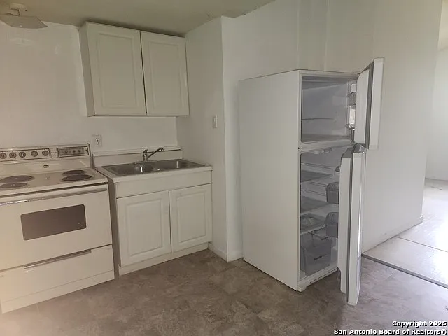 Studio, 1.0 bath, 4835 sqft, $600 — Photo 3