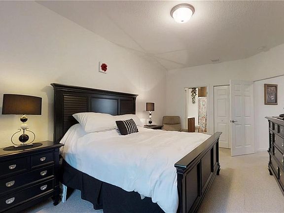 4th image of 6400 Oxford Cir