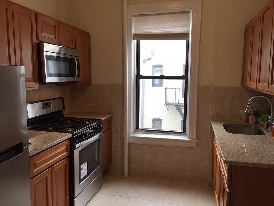 2nd image of 3241 Steinway St APT 4E