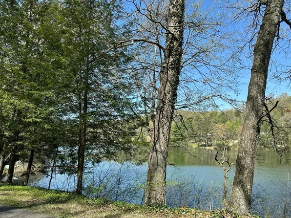547 Ross Rd SE, Lancaster, OH 43130