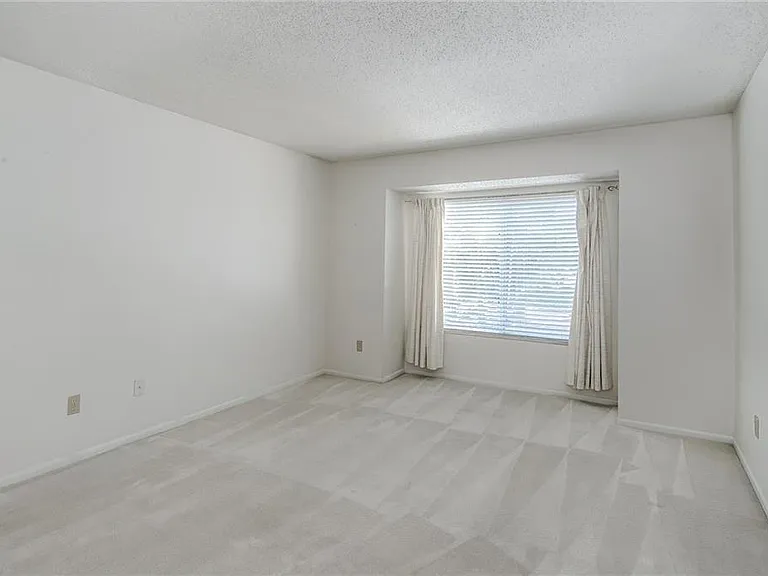 44 Rumson Ct SE — Photo 11