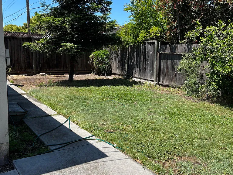 3437 Warburton Ave — Photo 11