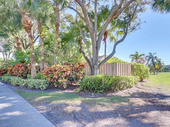 4th image of 4401 Barclay Fair Way