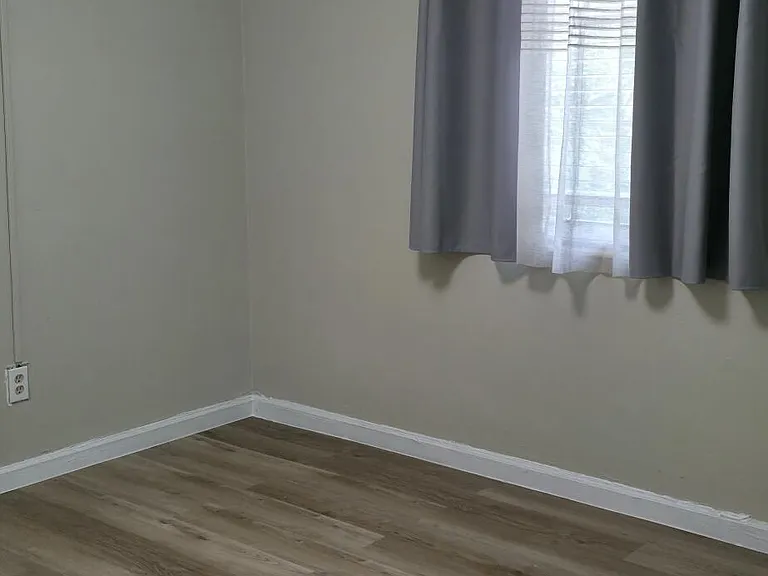 1203 Chateau Park Dr — Photo 8