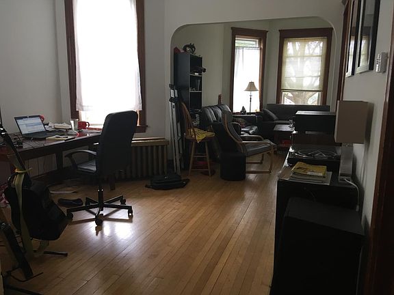 5th image of 3305 N Whipple St #1A