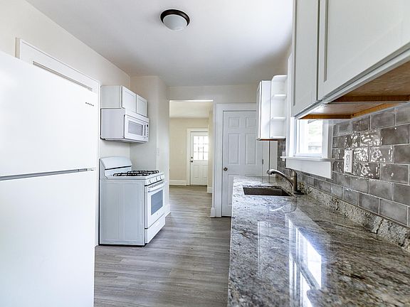 5th image of 2876 Indianola Ave #A