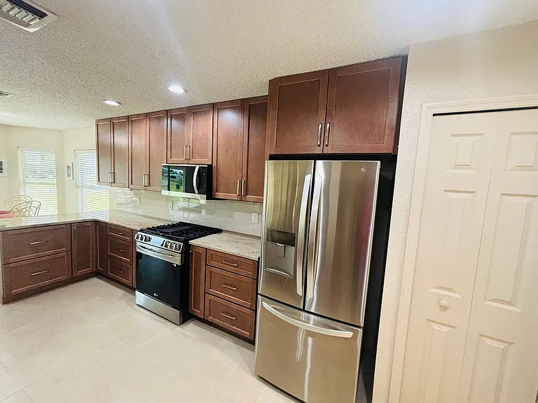 15596 SW 13th Cir — Photo 11