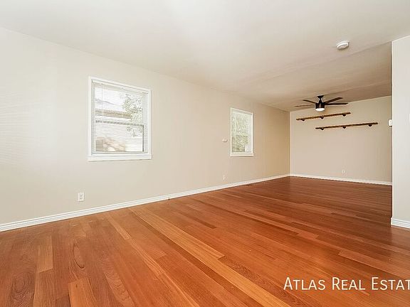 3rd image of 8900 Poze Blvd