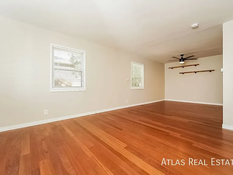 8900 Poze Blvd — Photo 3