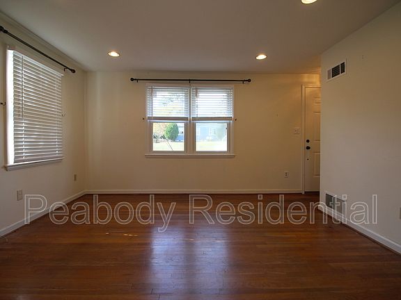 4th image of 3052 Westfall Pl