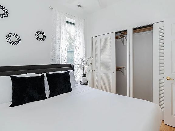 5th image of 2544 N Burling St APT 1R