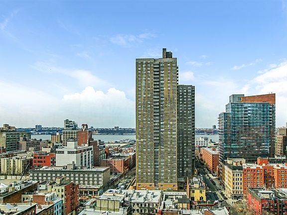 5th image of 425 W 50th St APT 11H
