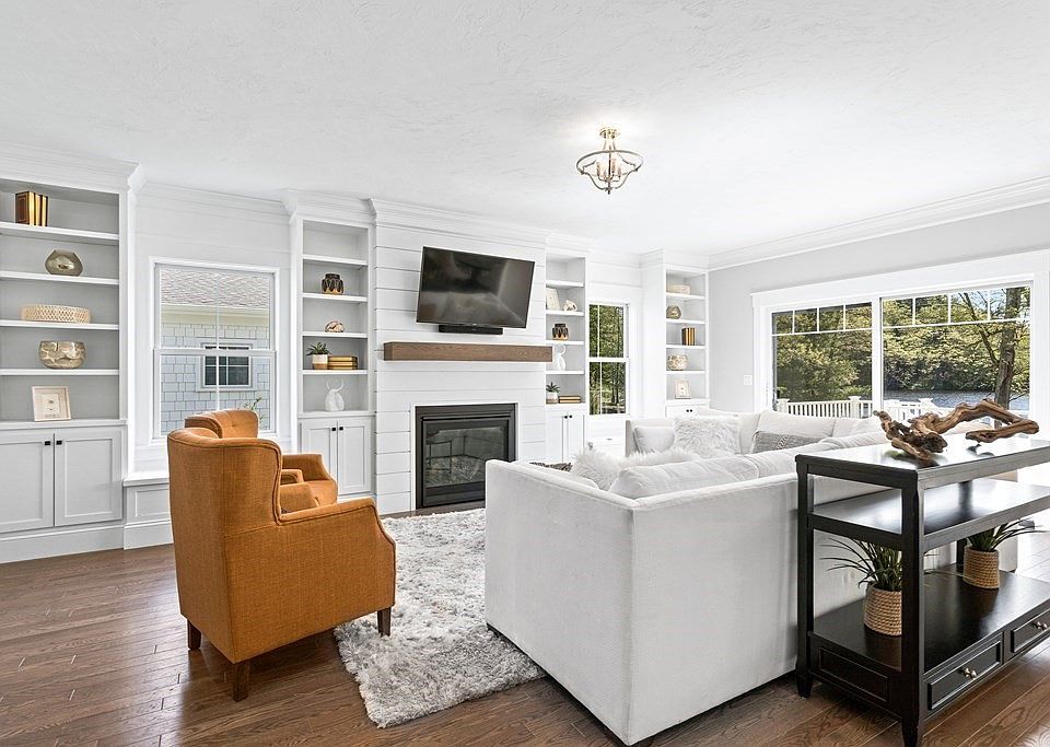 21 Granville Ln Amesbury MA Zillow