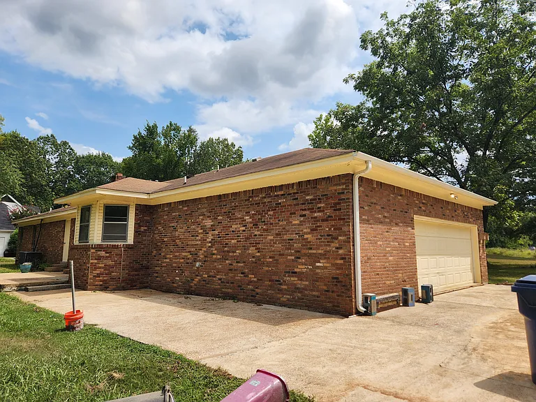 7010 Old Brownsville Rd — Photo 2