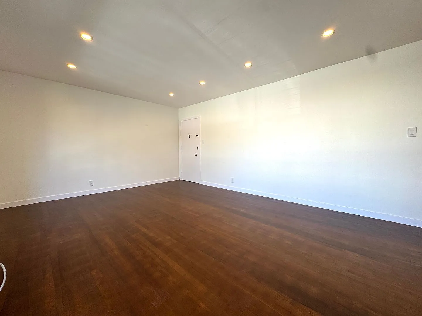1020 N Edinburgh Ave — Photo 3