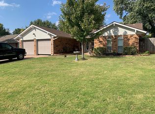 1009 Val Genes Rd, Edmond, OK 73003