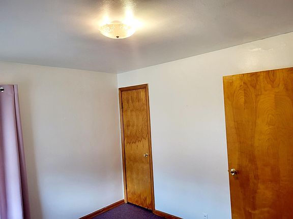 3rd image of 415 1/2 E Pearl St