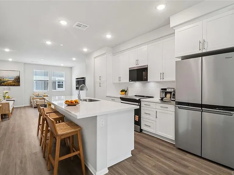 2206 Saltbush Dr — Photo 3