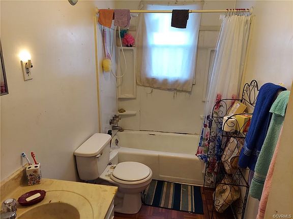 5th image of 320 Shore St