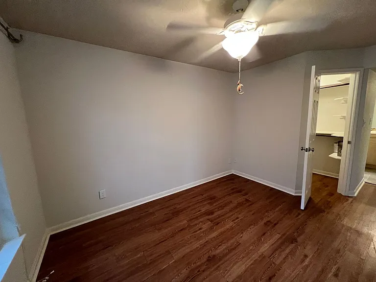 7685 Northcross Dr #909 — Photo 8