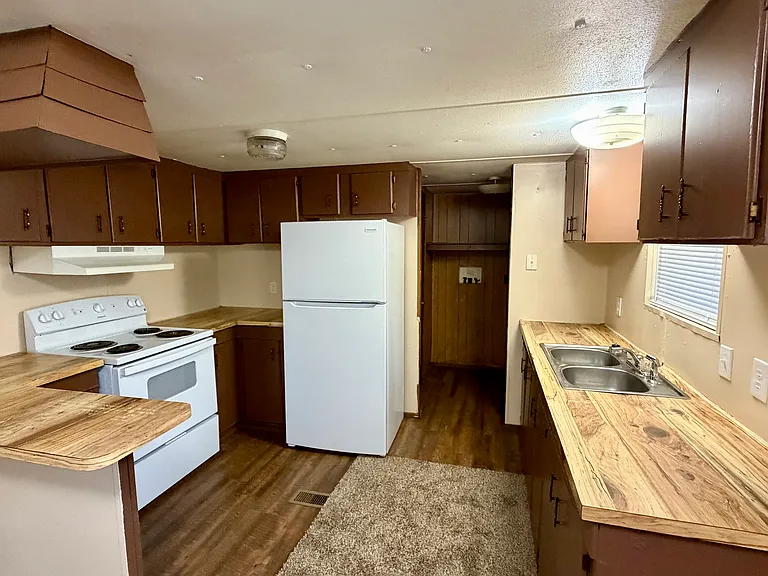 380 NW Lamar Pl — Photo 6