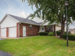 1585 Hickory Trace Dr, Stevensville, MI 49127