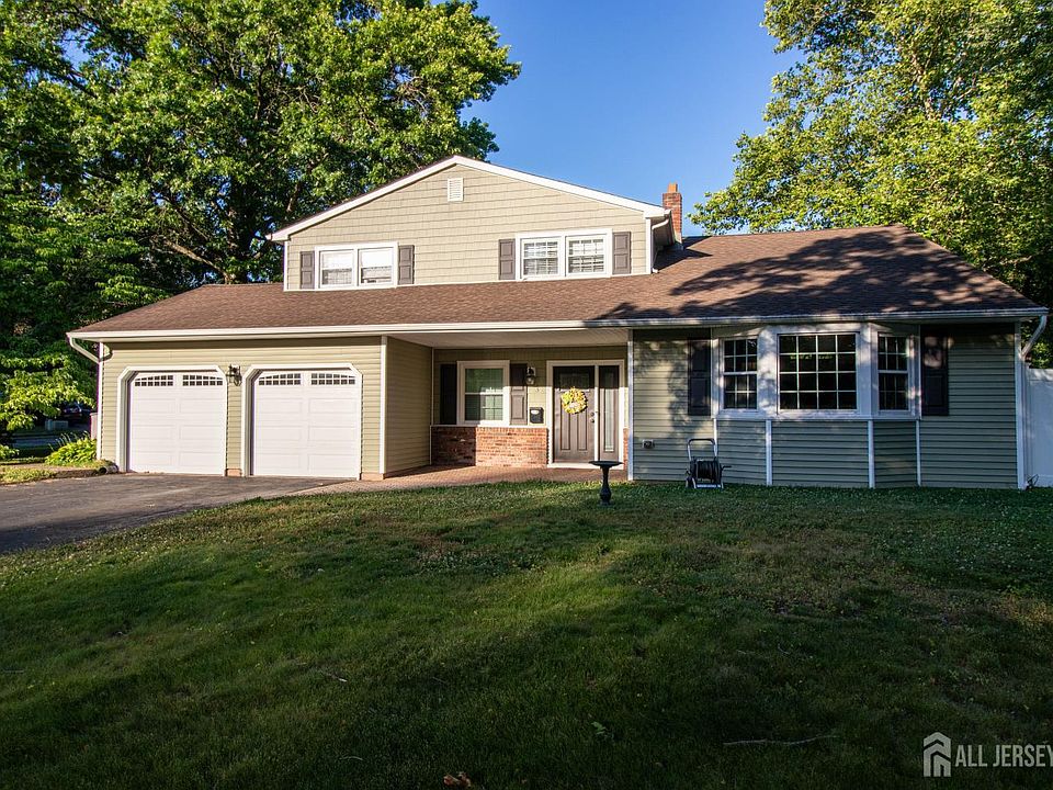 1st image of 3 Lycoming Ln