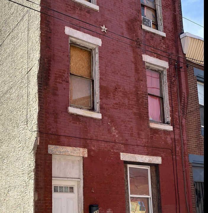 1st image of 232 W Glenwood Ave
