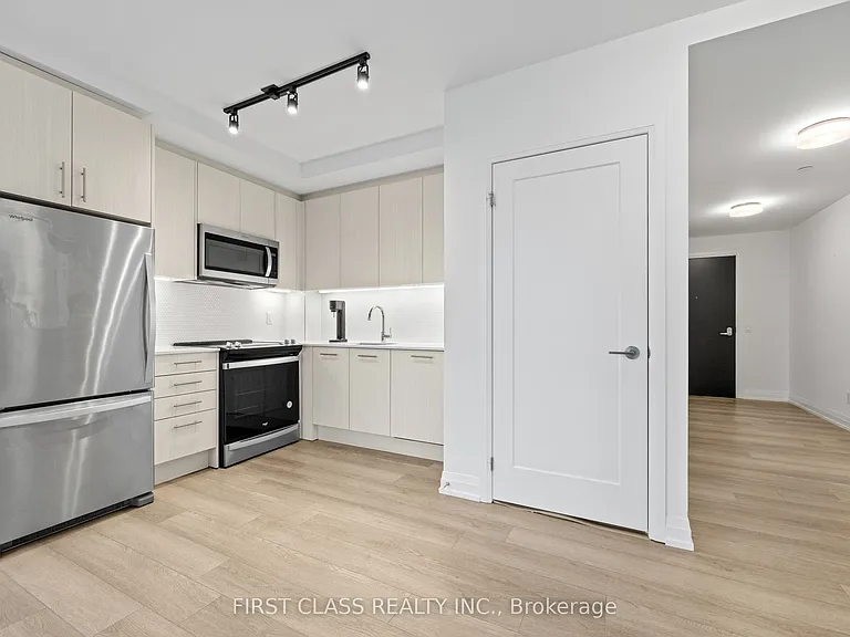 286 Main St #Penthouse 1 — Photo 7