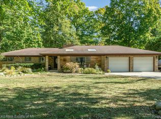 30480 Springland St, Farmington Hills, MI