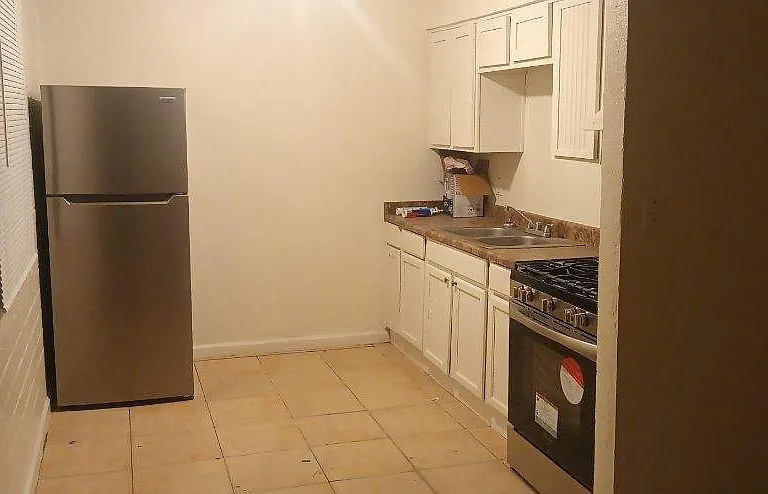 3245 W Jefferson St #2 — Photo 5