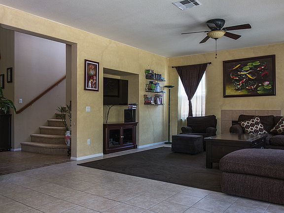 3rd image of 28199 Amaryliss Way
