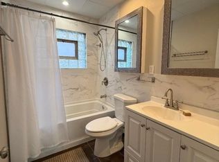 10516 S Avenue H #1, Chicago, IL 60617