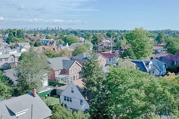 Sold by Charles Rutenberg Realty, Inc. | media 28