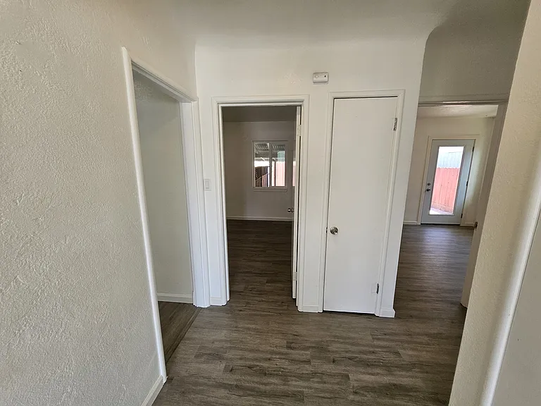 516 S Veach Ave — Photo 26