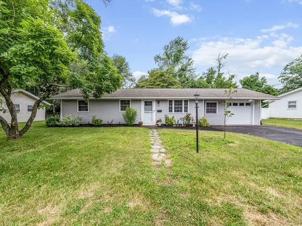 12 Fogo Rd, Randolph, MA 02368