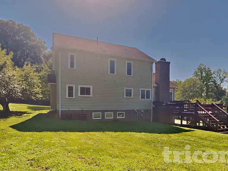 405 Ashington Ct — Photo 23