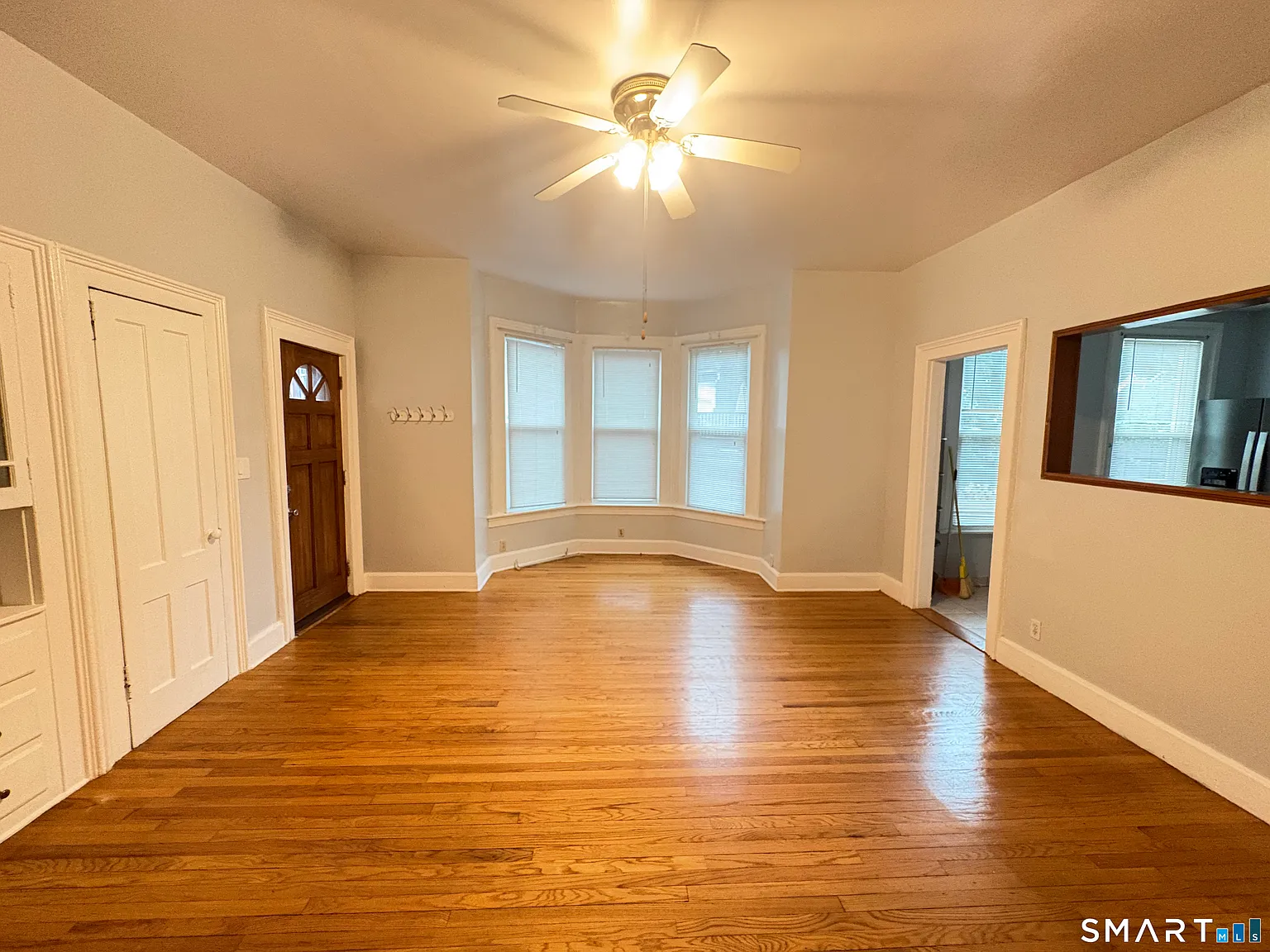 3 bed, 1.0 bath, 1417 sqft, $2,200 — Photo 1