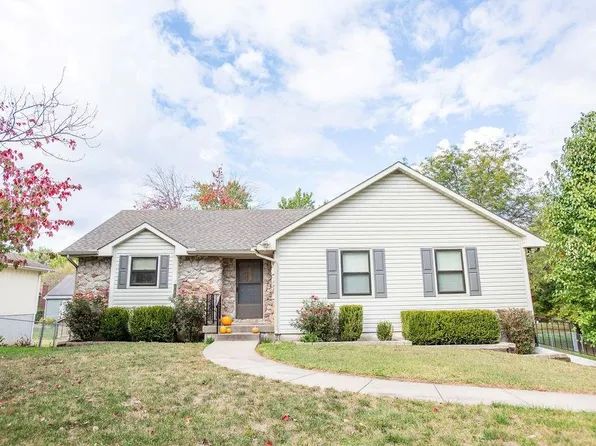 711 Foster Ln, Warrensburg, MO 64093