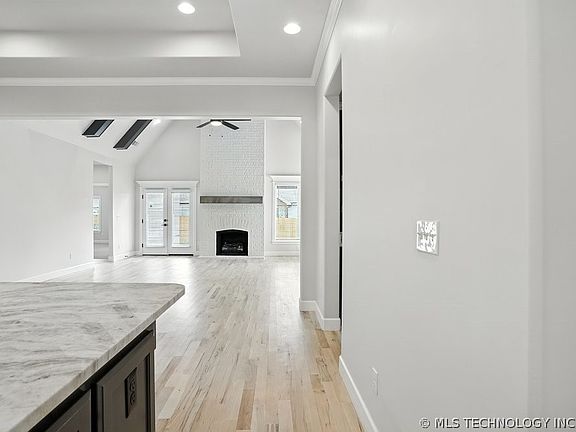 4th image of 14213 S Evanston Ave