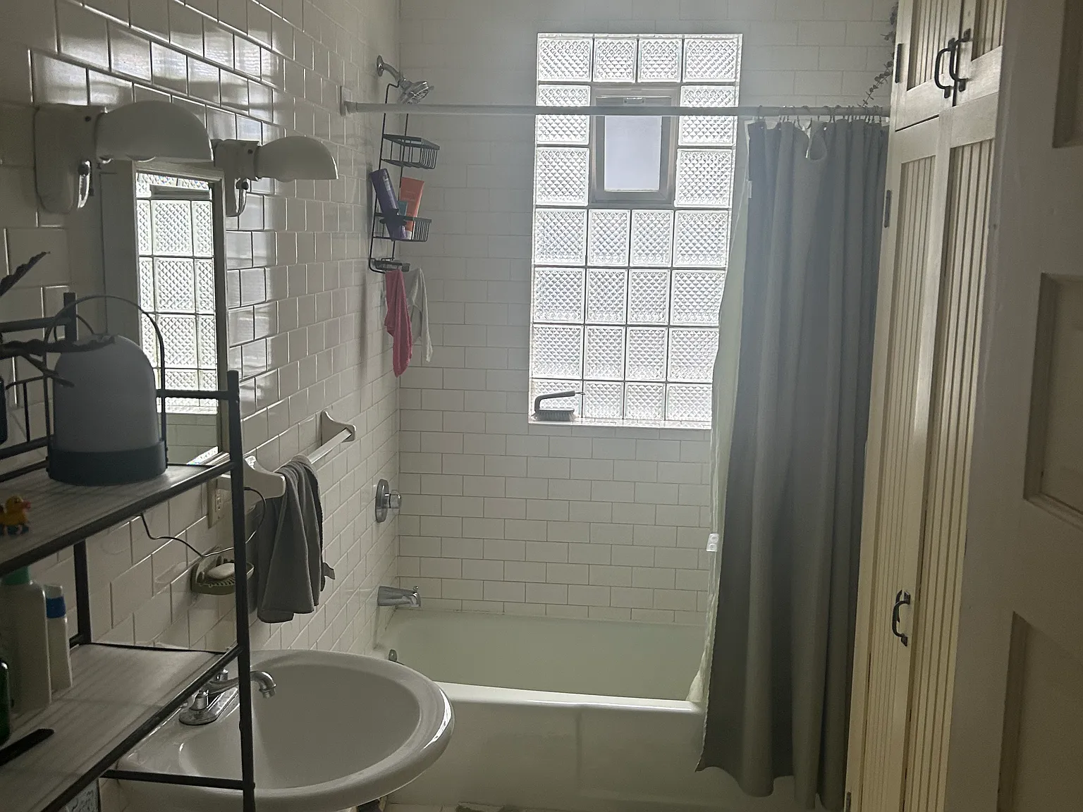3 bed, $2,050 — Photo 4