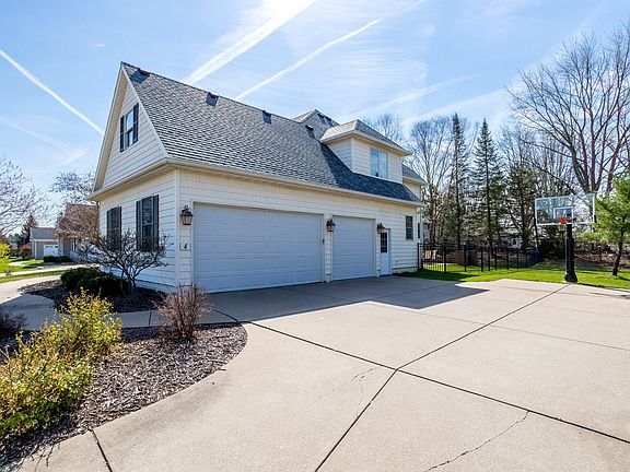 2nd image of 4017 Kathleen Way
