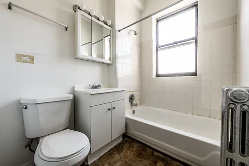 5854 S Michigan Ave Chicago, IL 60637 Photo 1