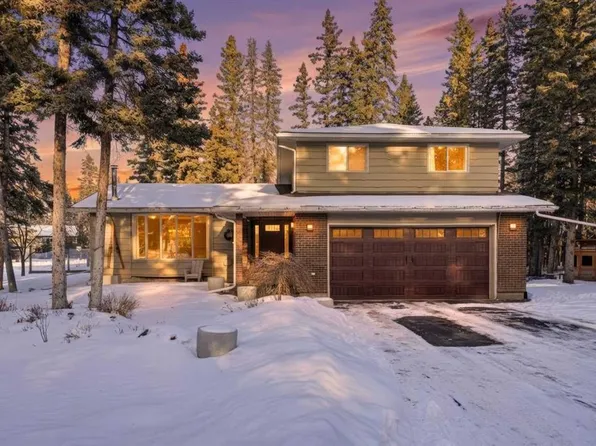 38 SW Wolf Dr, Redwood Meadows, AB T3Z 1A3