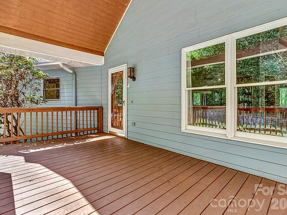5th image of 125 Winding Ridge Rd