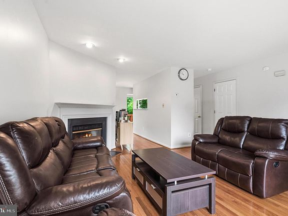 5th image of 45547 Hutchens Sq