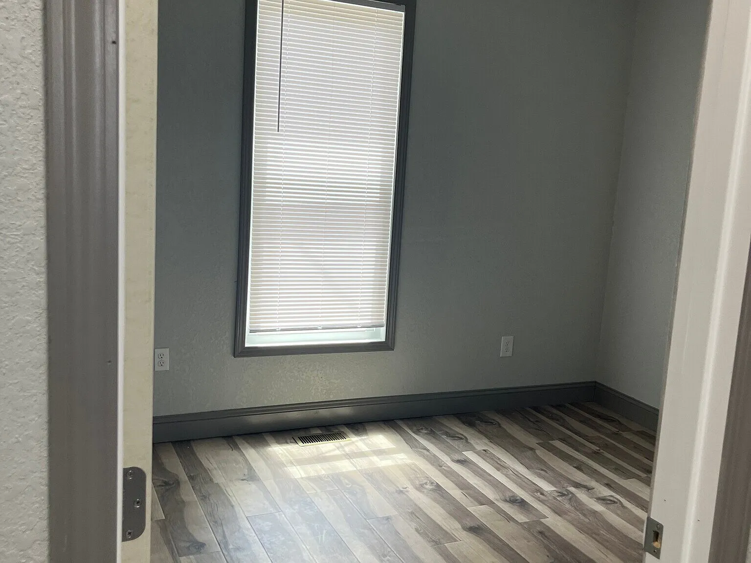 2 bed, 1200 sqft, $1,100 — Photo 1