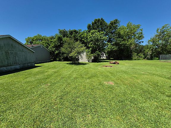 4th image of 8000 Fm 365 Rd